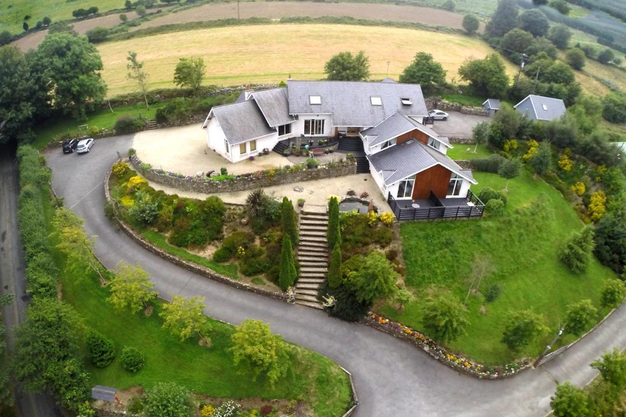 Wicklow Way Lodge Bagian luar foto