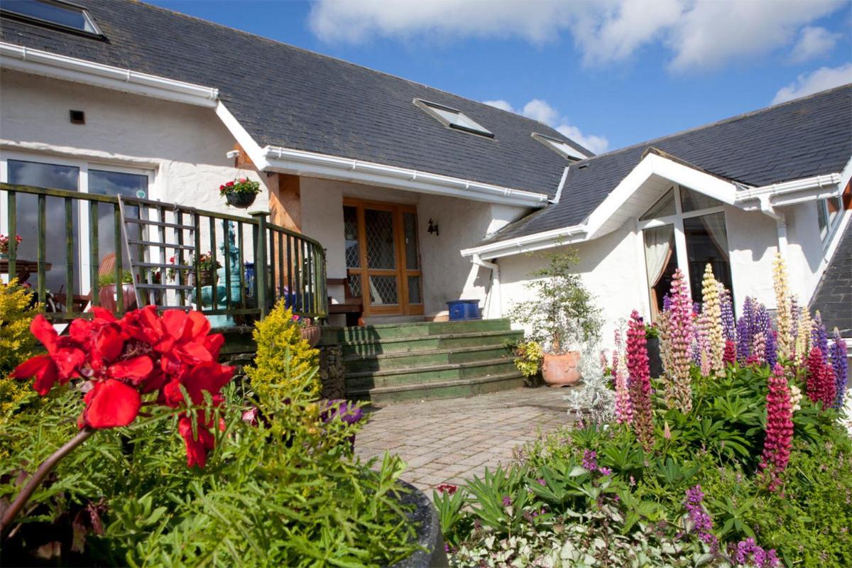 Wicklow Way Lodge Bagian luar foto