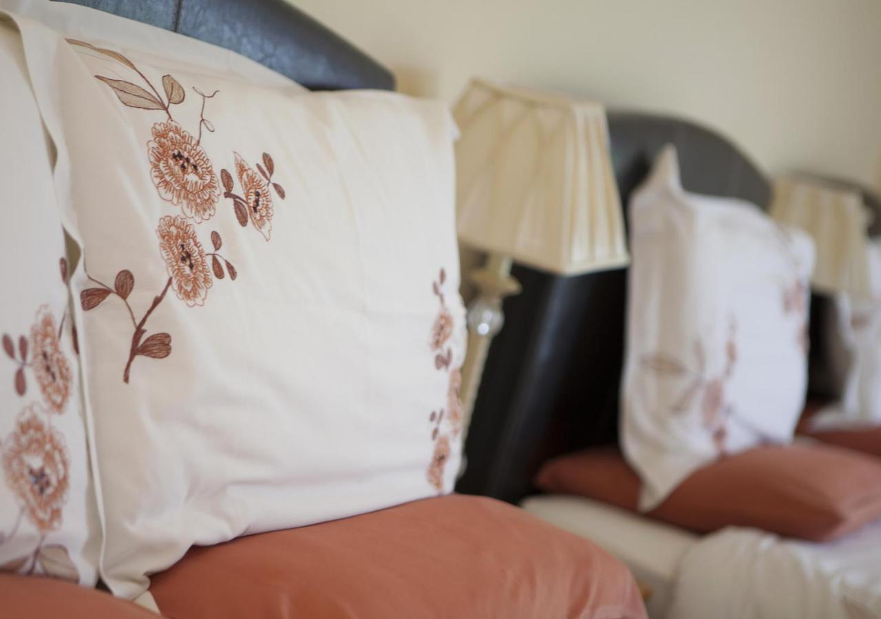 Wicklow Way Lodge Bagian luar foto