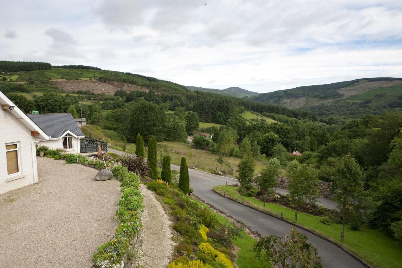 Wicklow Way Lodge Bagian luar foto