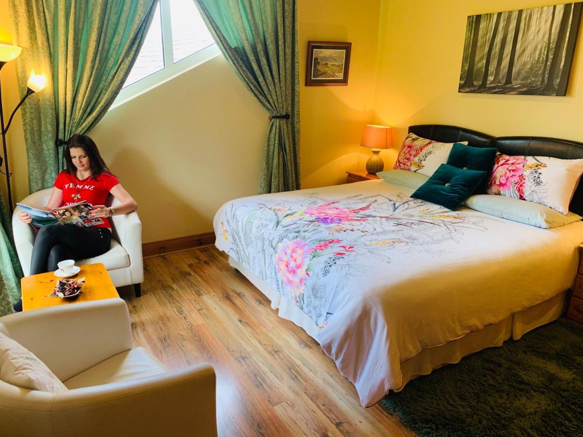 Wicklow Way Lodge Bagian luar foto